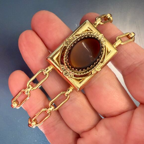 Unsigned Vintage Gold Chain Link Carnelian Stone Bracelet - Picture 3 of 7